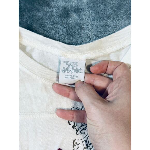 Harry Potter Universal Studios Gryffindor Causal Embroidered Tee Off White XL - Picture 3 of 7